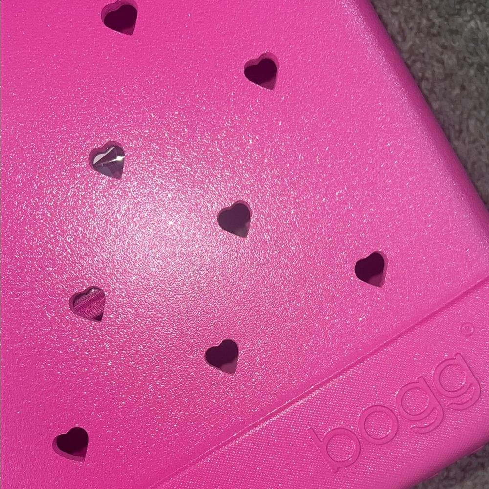NWT heart BOGG BAG limited edition shimmering haute pink - Picture 3 of 3